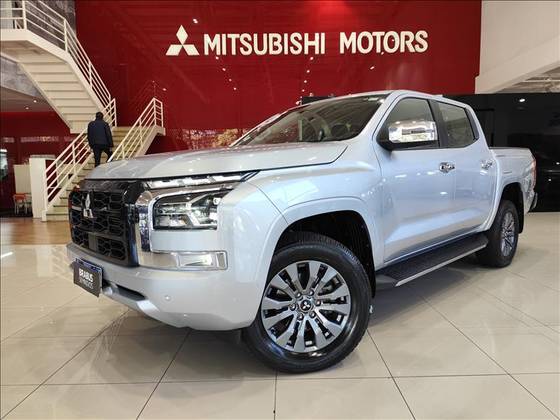 MITSUBISHI TRITON 2.4 BITURBO DIESEL CD HPE-S 4X4 AUTOMÁTICO MITSUBISHI TRITON 2.4 BITURBO DIESEL CD HPE-S 4X4 AUTOMÁTICO